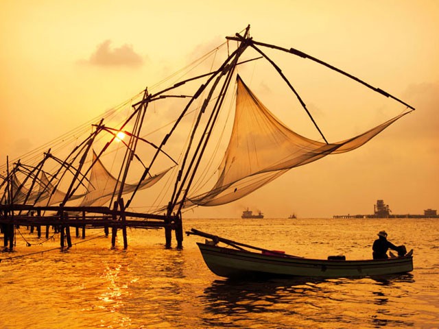 Chinese Fishing Nets Kochi-Kerala: places to visit in kerala