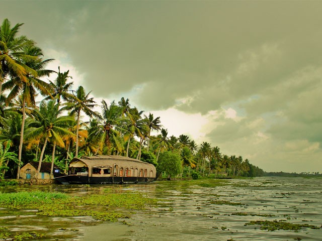 kerala tourist places in rainy season