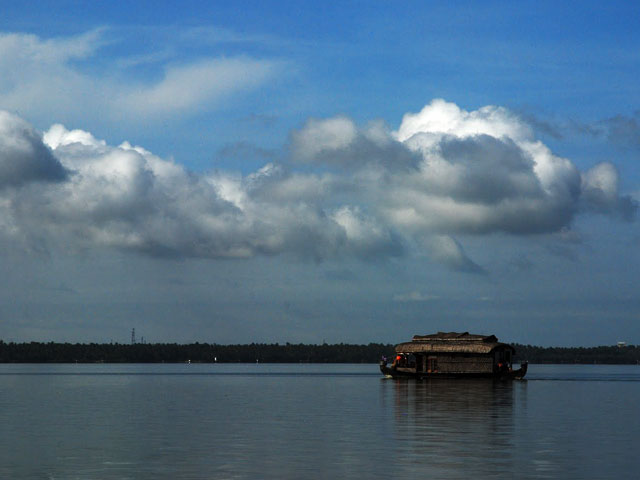 10 Best Places to Visit in Kerala in Monsoons 10 Best Places to Visit in Kerala in Monsoons