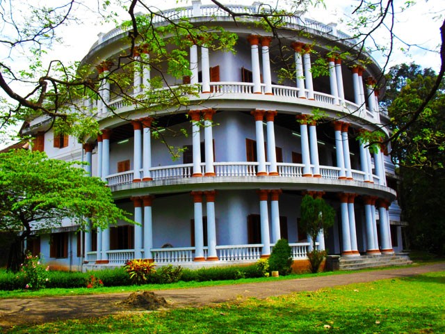 8 Must Visit Palaces in Kerala | Historical Places in Kerala