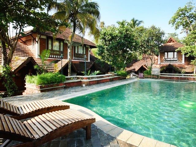 Punnamada Backwater Resort: backwater resorts in kerala