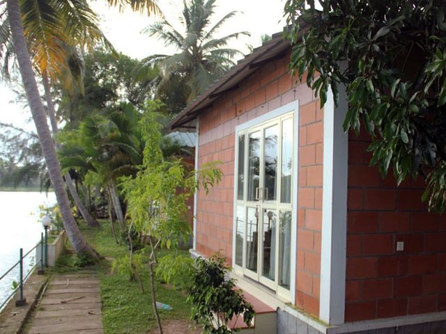Riverine Backwater Resort Alappuzha