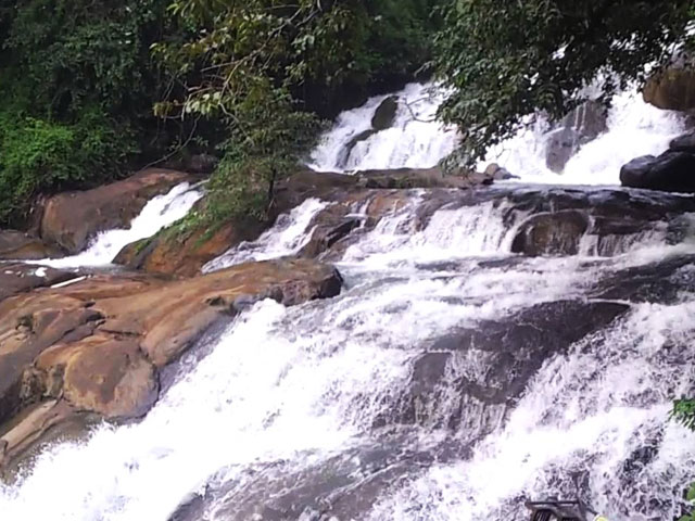 Aruvikkuzhi-Waterfalls