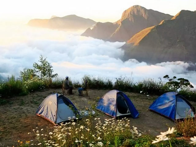 Camping-at-Munnar-Top-Station: camping places in kerala