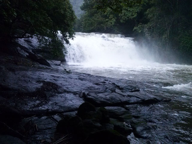 Thommankuthu-Waterfalls