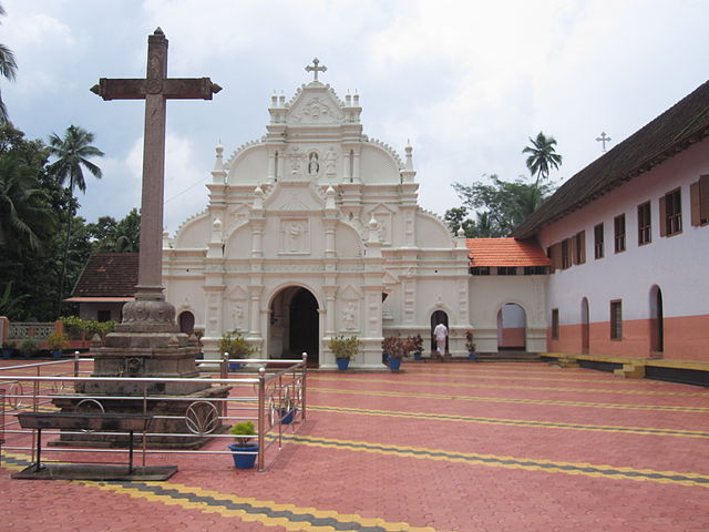 10 Must Visit Churches in Kerala
