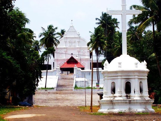 10 Must Visit Churches in Kerala