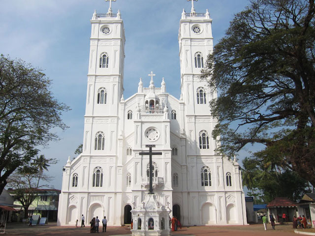 10 Must Visit Churches in Kerala