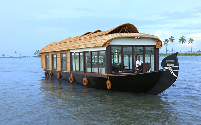 Alleppey-houseboat