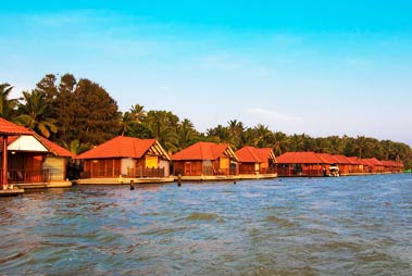 Poovar Beach