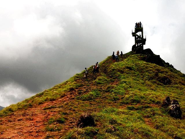 Ponmudi Hill Station in Kerala